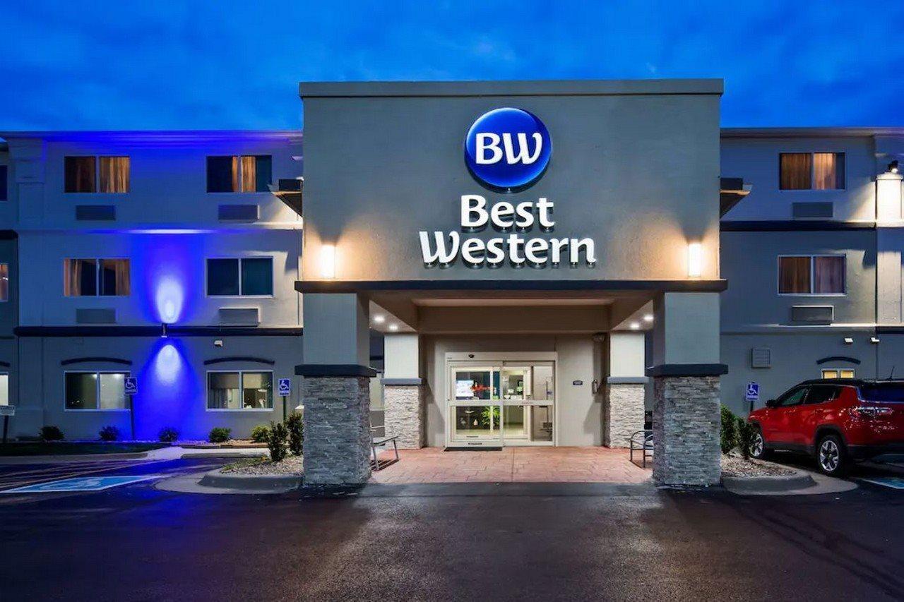 Best Western Wichita Northeast Екстериор снимка