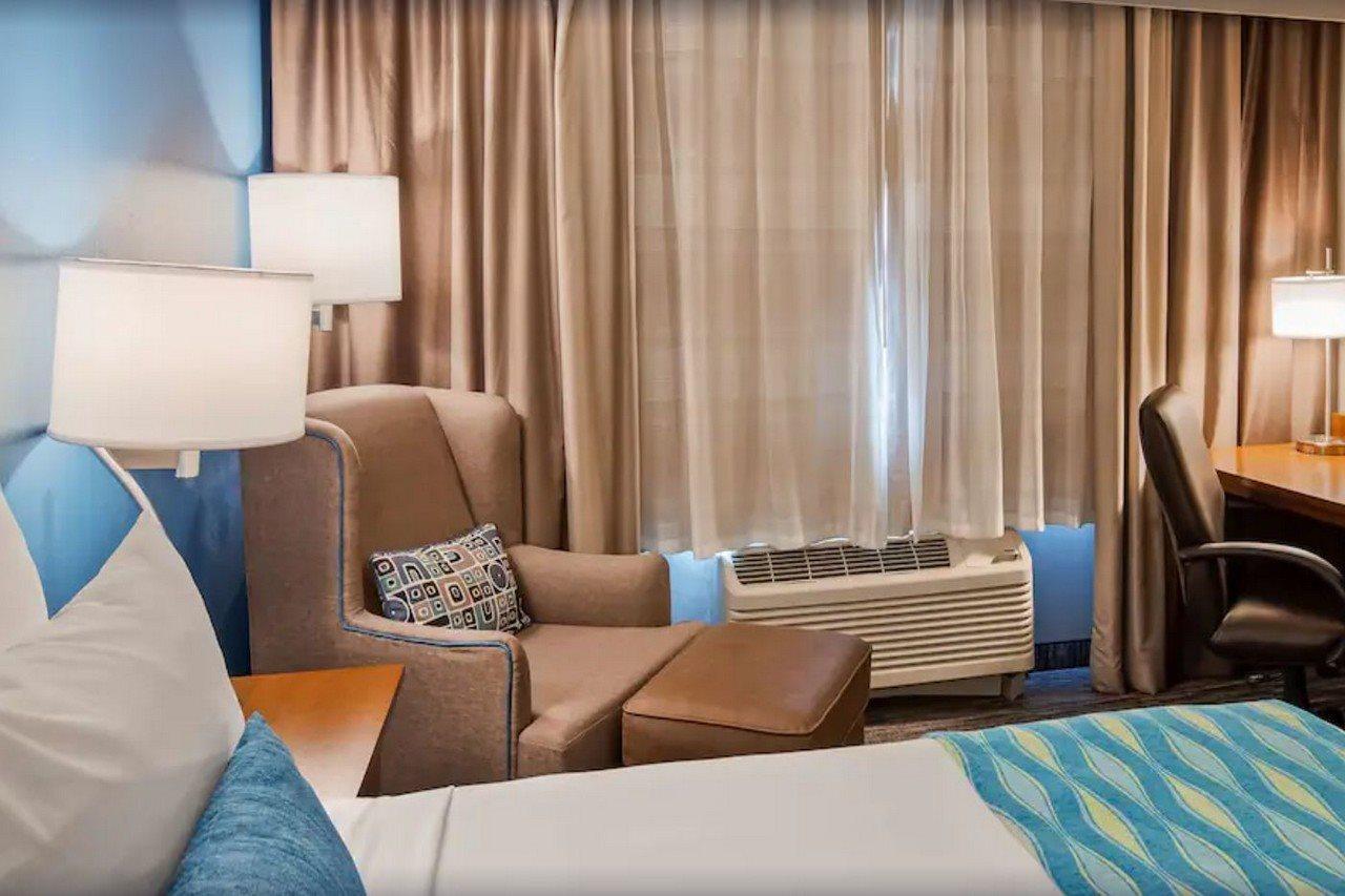 Best Western Wichita Northeast Екстериор снимка