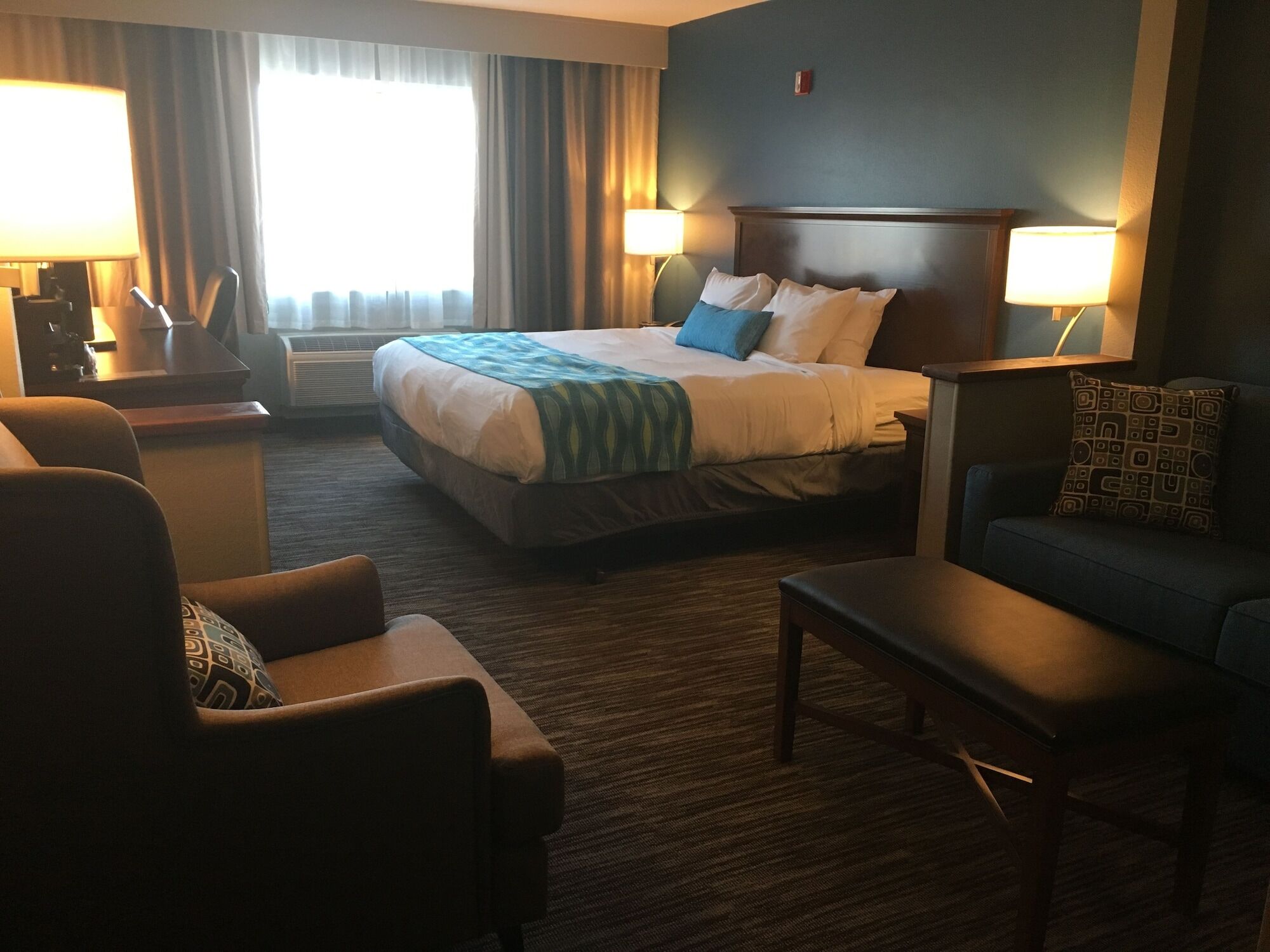 Best Western Wichita Northeast Екстериор снимка